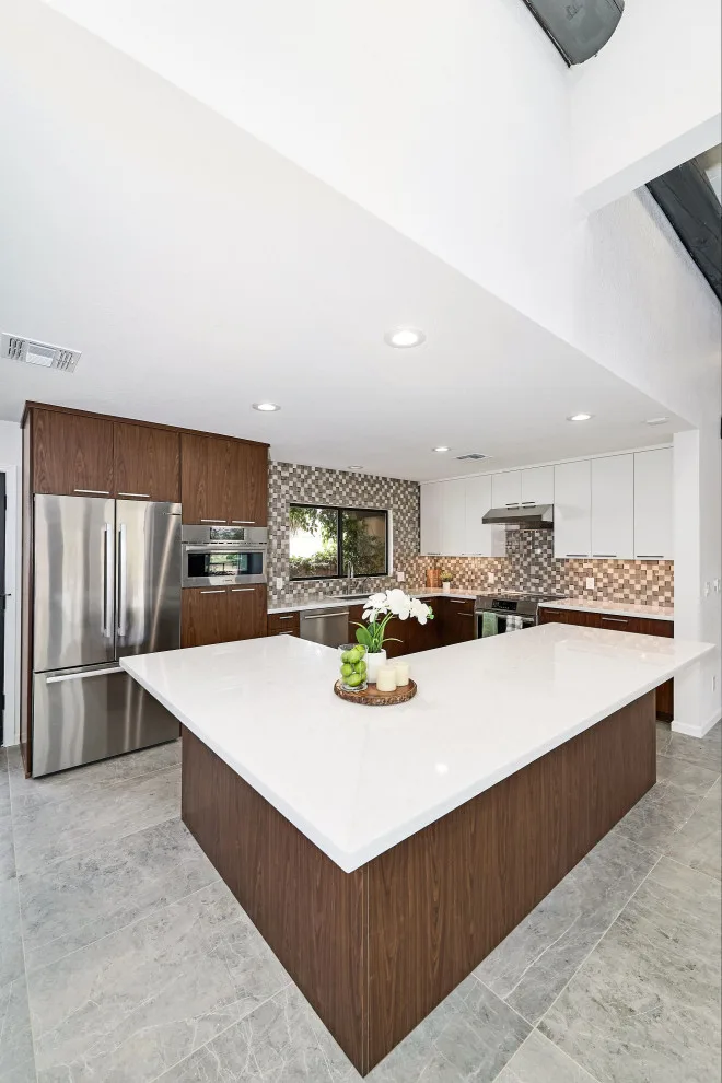 Phoenix Residence Renovation AB by Luxury Remodels Company - Photo 2