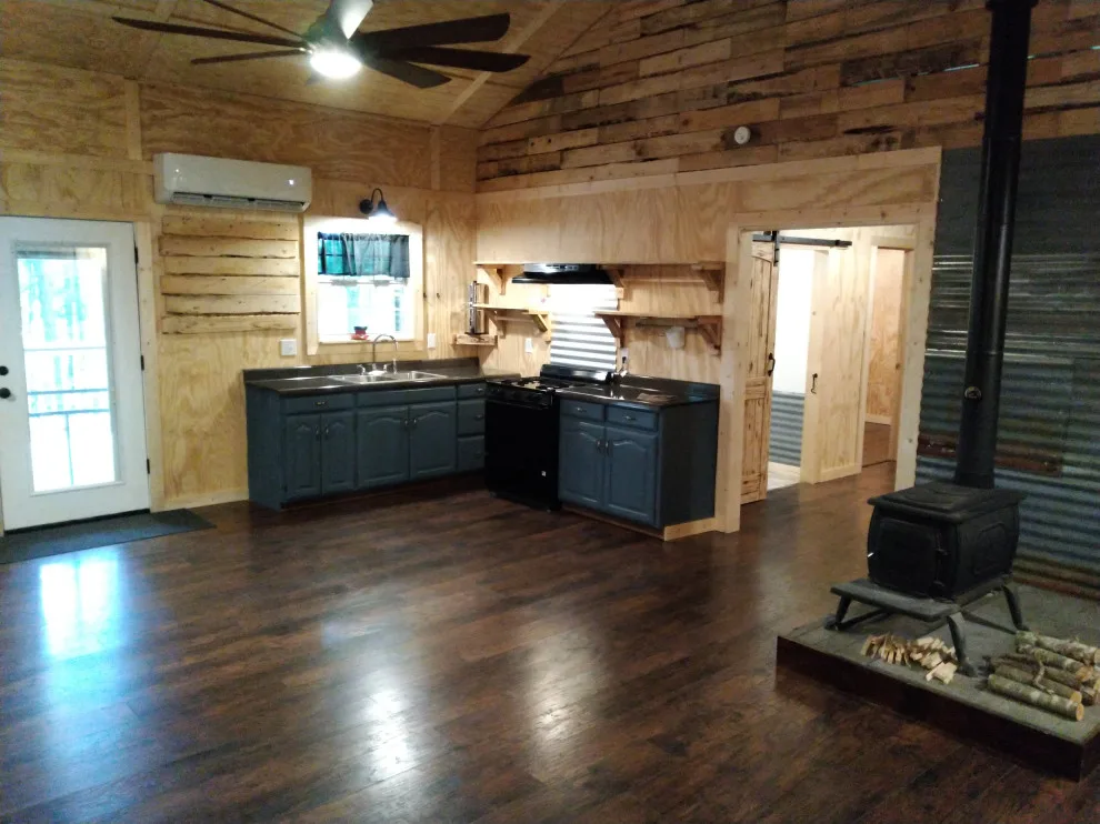 Pine Forest Lodge by Household Of Faith Services Llc - Photo 15