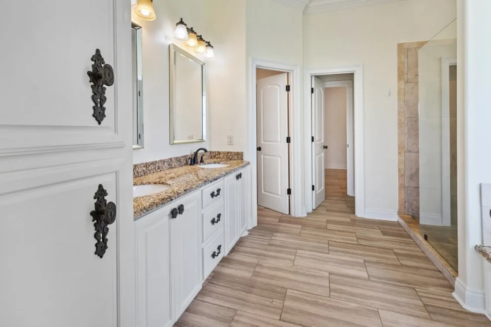 Pinot Noir by V T Contracting LLC - Photo 15