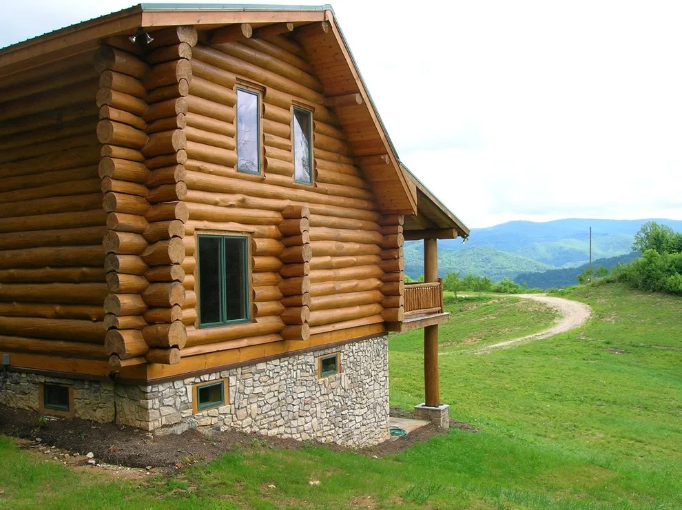 Bethel Poplar Log Home Construction by Mountain Craft Builders Inc. - Photo 3