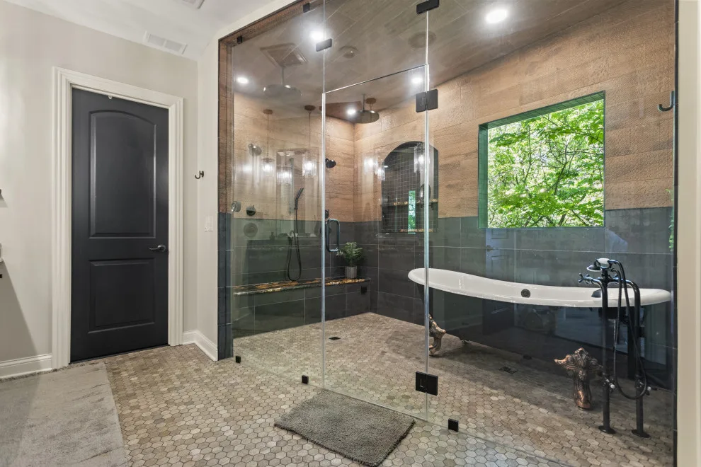 Powell, Ohio Main Bathroom / Wet Room by Casino Co. Renovations - Photo 4