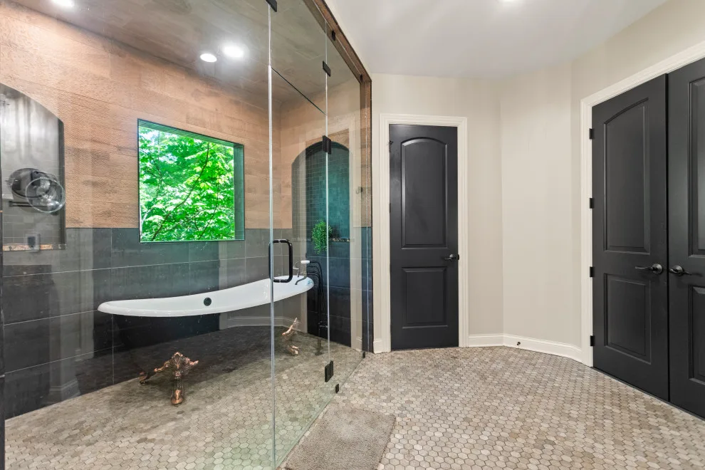 Powell, Ohio Main Bathroom / Wet Room by Casino Co. Renovations - Photo 9