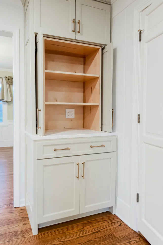 Prairie Village - Contemporary Kitchen Design by Martanne Construction - Photo 9