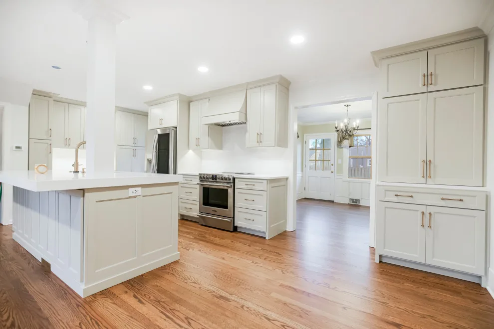 Prairie Village - Contemporary Kitchen Design by Martanne Construction - Photo 14