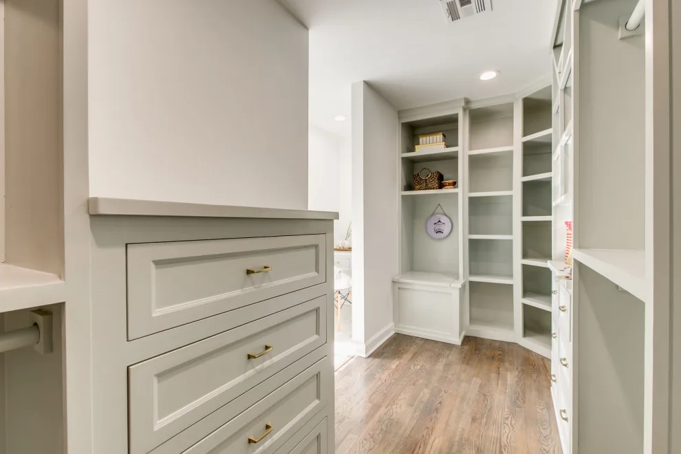 900 Opulent Revamp by Dream Construction - Photo 9