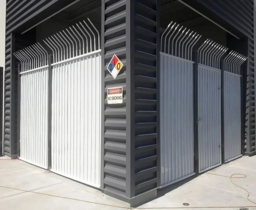 Filli's Garage Doors & Iron Works - Photo 4
