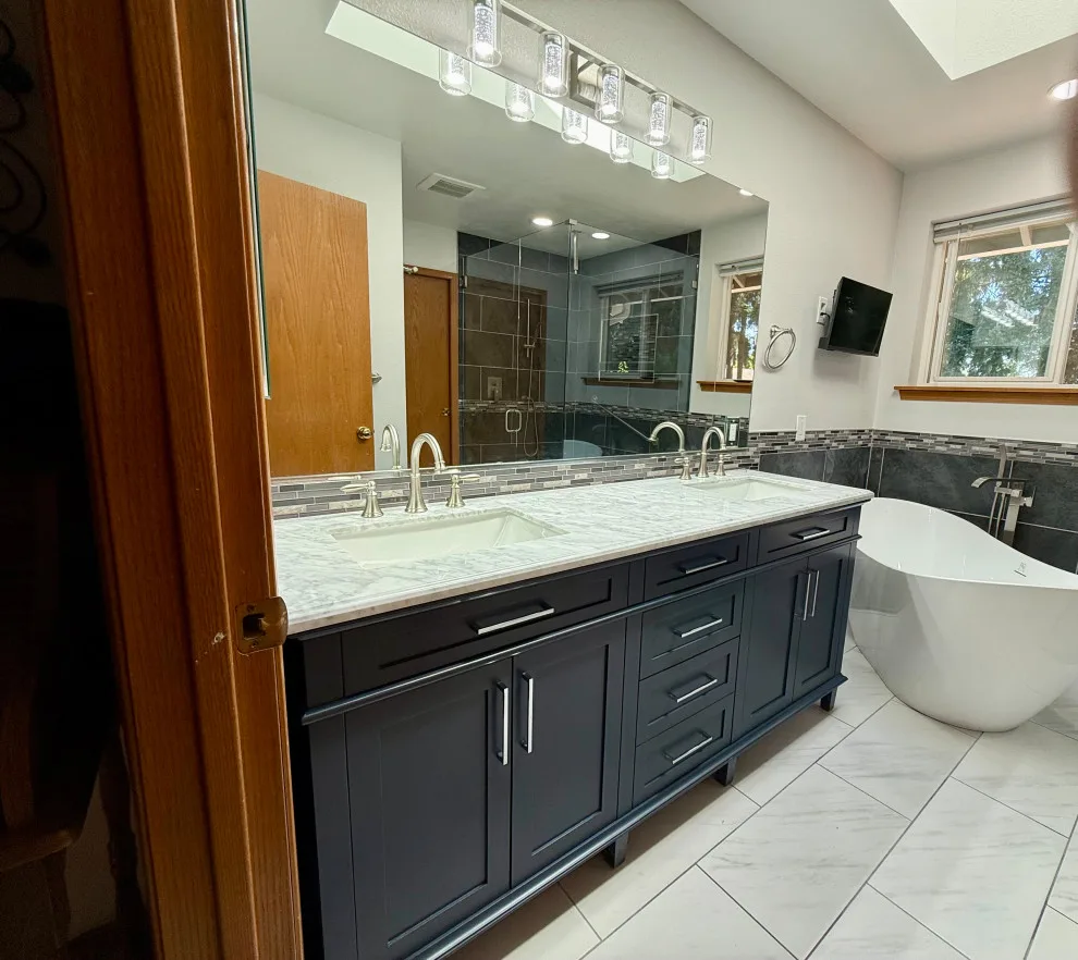 Puyallup Main Bathroom Renovation by GWC General Contractors - Photo 4