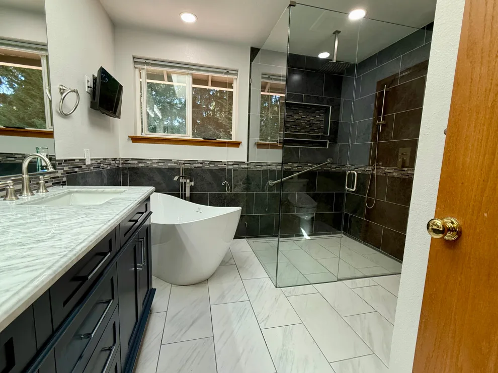 Puyallup Main Bathroom Renovation by GWC General Contractors - Photo 2