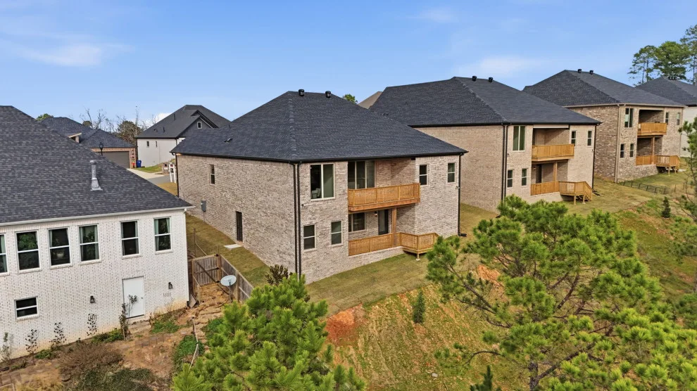 Ridgeview Path Bespoke Residence by Hines Homes, LLC - Photo 22