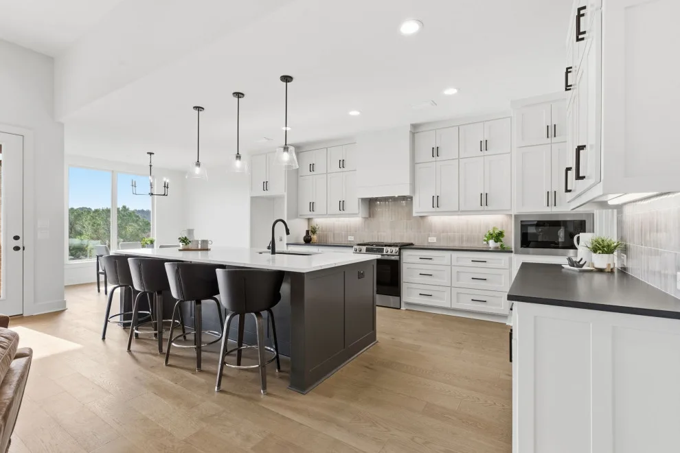 Ridgeview Path Bespoke Residence by Hines Homes, LLC - Photo 17