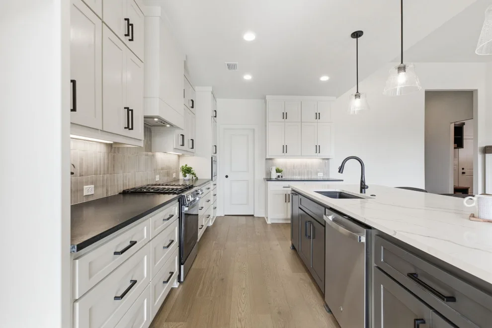 Ridgeview Path Bespoke Residence by Hines Homes, LLC - Photo 24