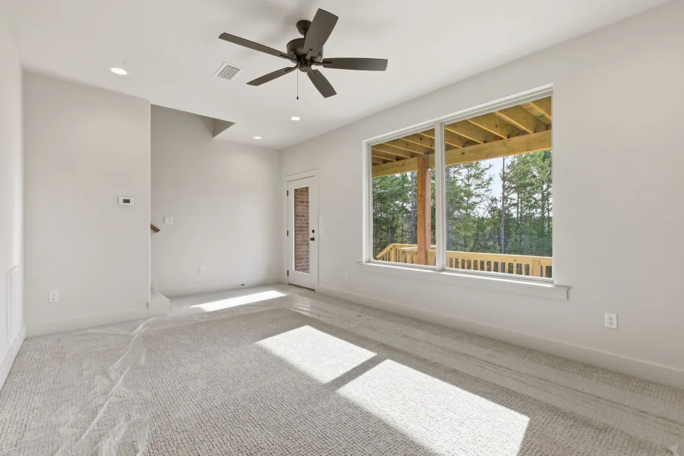 Ridgeview Path Bespoke Residence by Hines Homes, LLC - Photo 4
