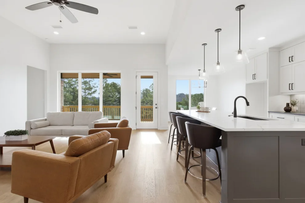 Ridgeview Path Bespoke Residence by Hines Homes, LLC - Photo 9