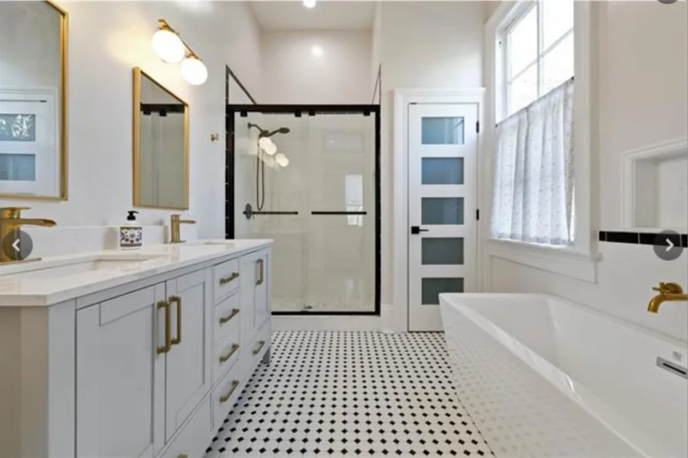 Delachaise Bathroom Renovation by One New Creation - Photo 2