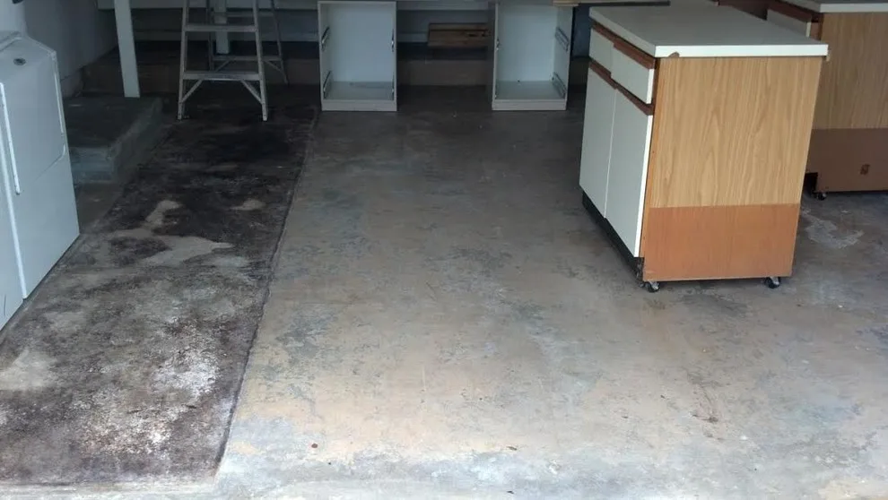 Greg's Custom Painting & Pressure Cleaning - Photo 9