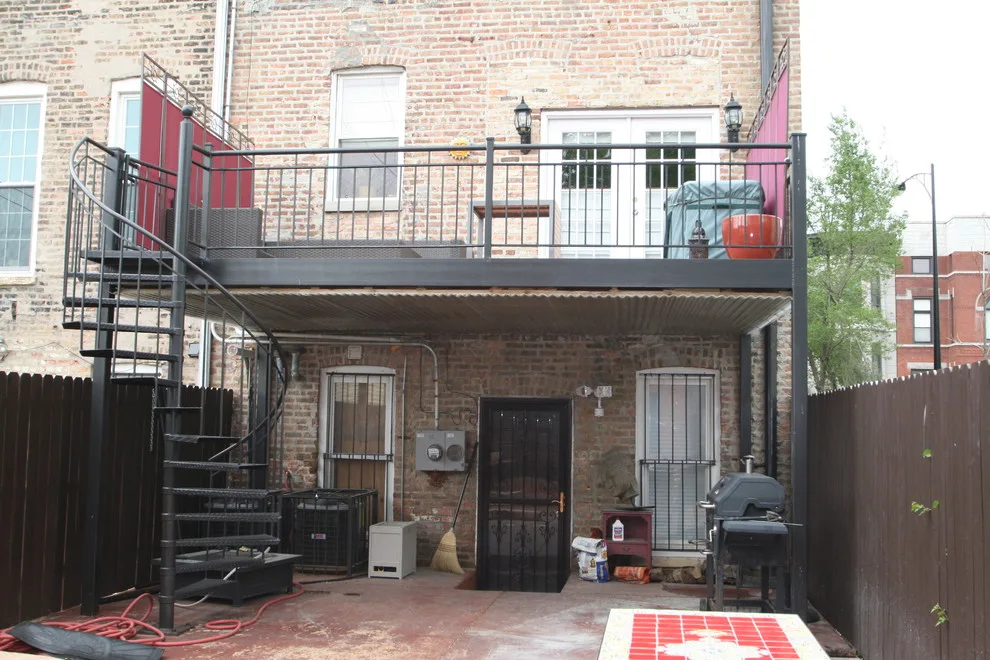 Urban Lot Transformed into Luxury Space by Paint The Town Red - Color Consulting - Photo 12