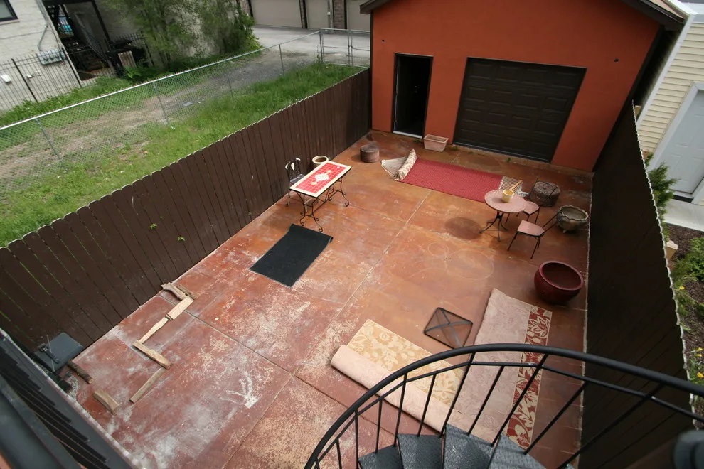 Urban Lot Transformed into Luxury Space by Paint The Town Red - Color Consulting - Photo 16