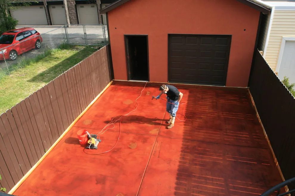 Urban Lot Transformed into Luxury Space by Paint The Town Red - Color Consulting - Photo 19