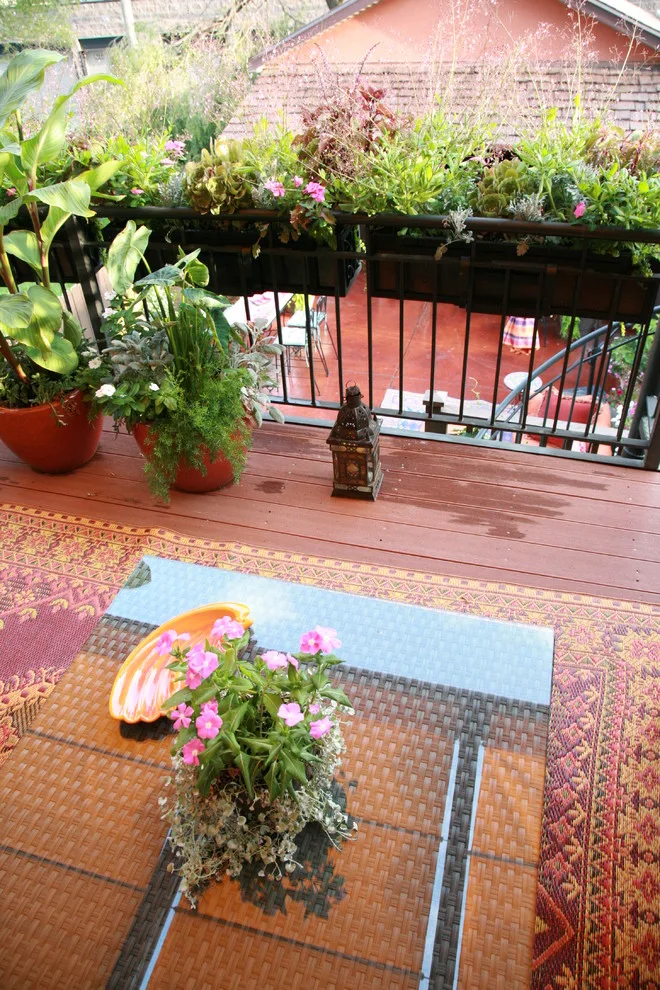 Urban Lot Transformed into Luxury Space by Paint The Town Red - Color Consulting - Photo 14