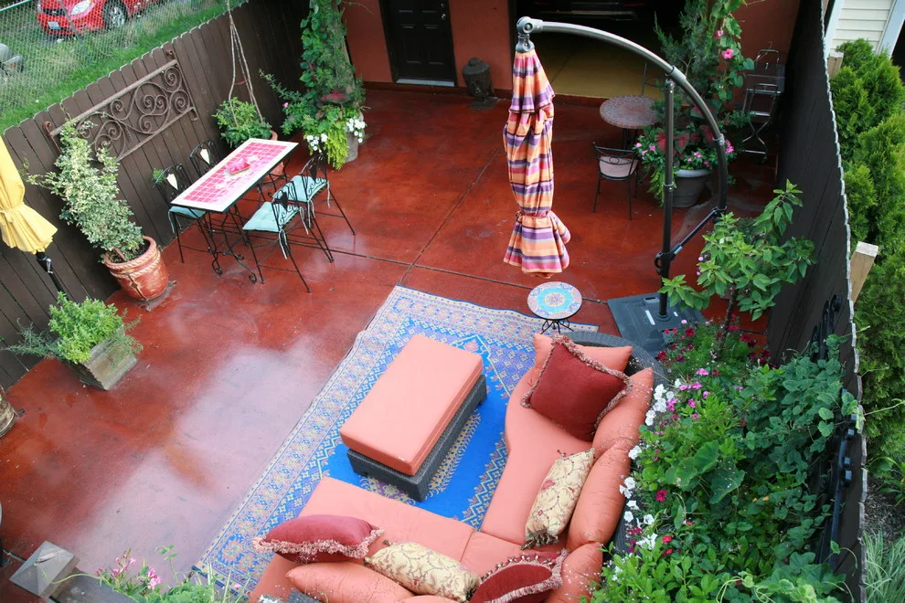 Urban Lot Transformed into Luxury Space by Paint The Town Red - Color Consulting - Photo 13