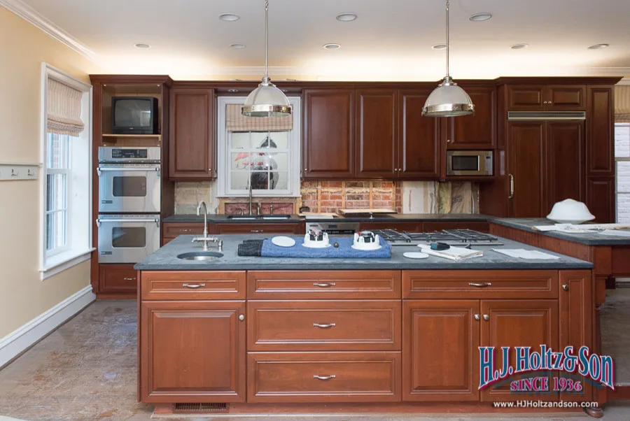 White Cabinetry with Paint Finish by H.J. Holtz And Son, Inc. - Photo 21