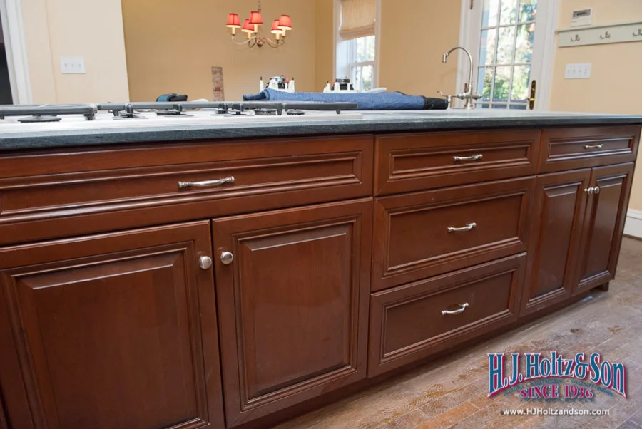 White Cabinetry with Paint Finish by H.J. Holtz And Son, Inc. - Photo 22