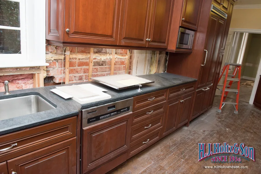 White Cabinetry with Paint Finish by H.J. Holtz And Son, Inc. - Photo 20