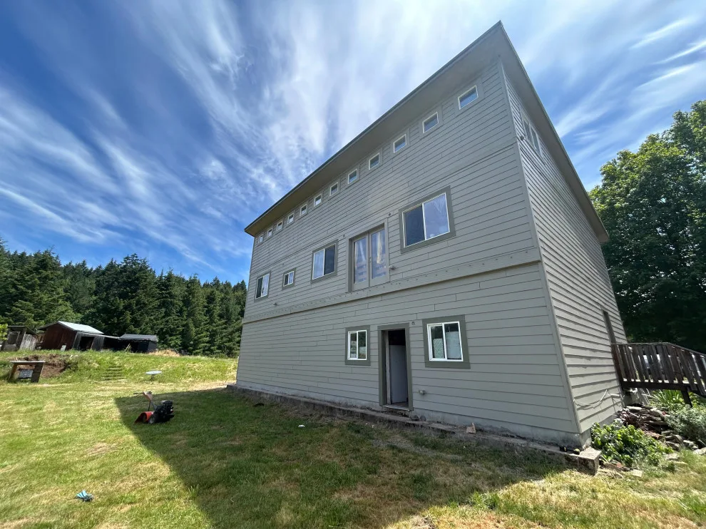 Summer 2024 Exterior Painting by Emerald Image Painting - Photo 22