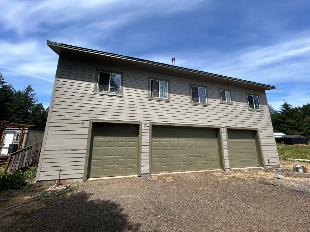 Summer 2024 Exterior Painting by Emerald Image Painting - Photo 16