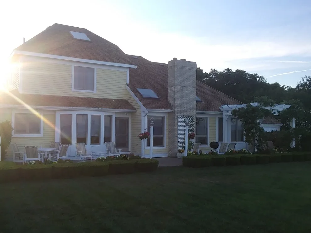 Outdoor Spray and Trim Painting by Daniel's Professional Painting LLC - Photo 3
