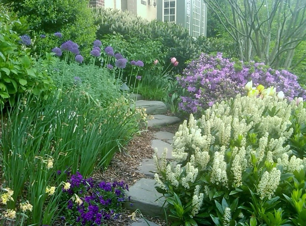 Spring Displays by Gardens Remembered, LLC - Photo 11