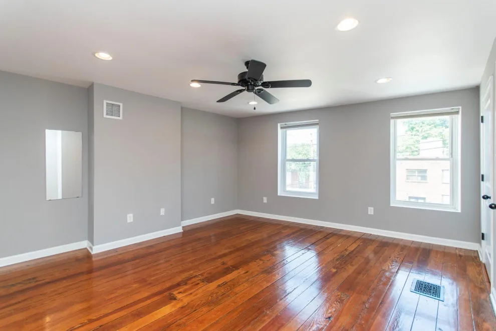 A selection of our projects in gray shade by EML Painting - Photo 11
