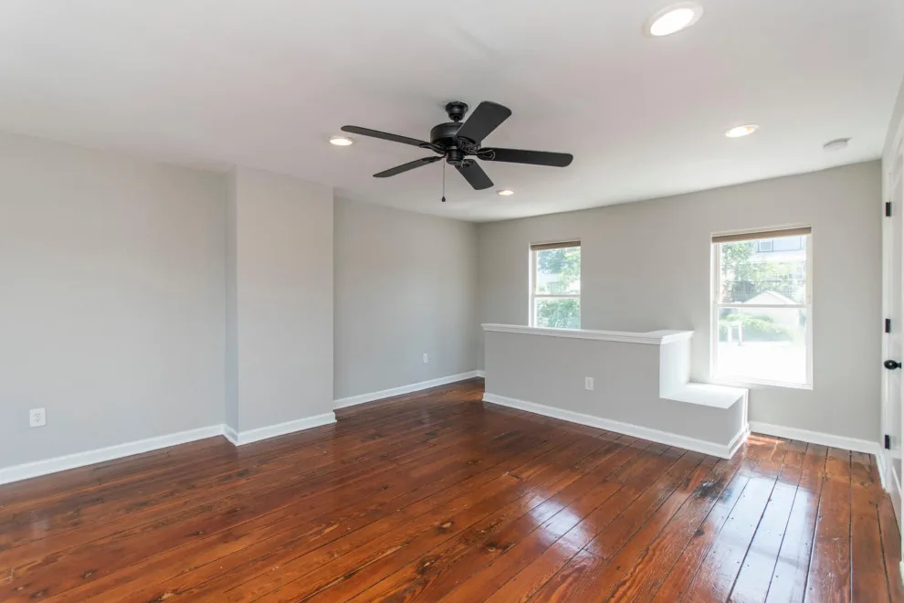 A selection of our projects in gray shade by EML Painting - Photo 6