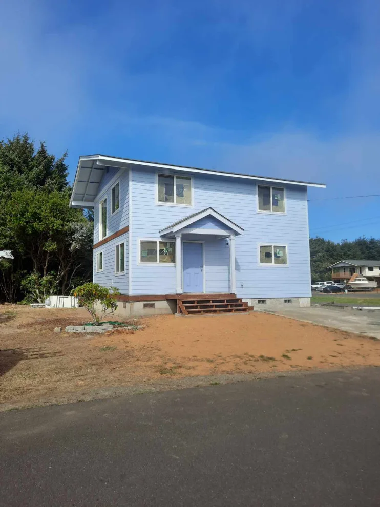 Ocean Shores, WA - New Exterior Cladding by Looks Like New Painting LLC - Photo 20
