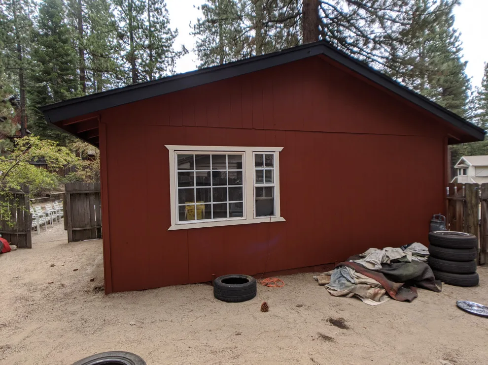 Barn Color Rental Homes by Artisticrat Property Improvements Inc. - Photo 5