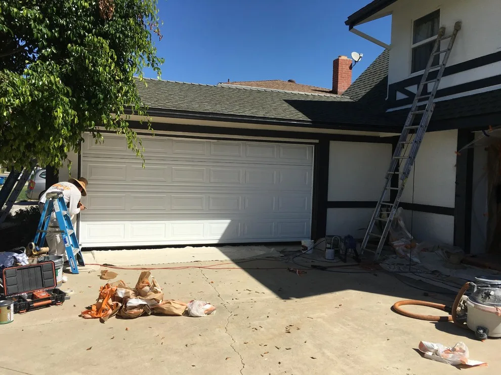 Complete Exterior Painting by Martn Carabajal Painting - Photo 4