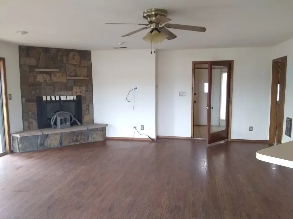 Bloomfield Interiors by Desert Winds Paint And Repair - Photo 6