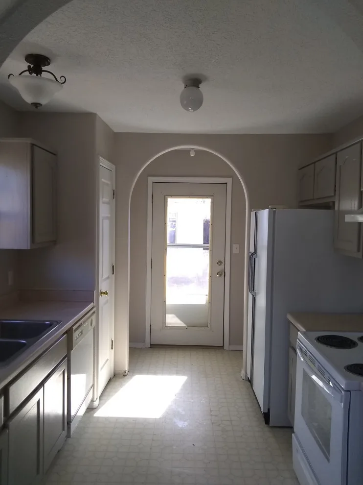 Bloomfield Interiors by Desert Winds Paint And Repair - Photo 5