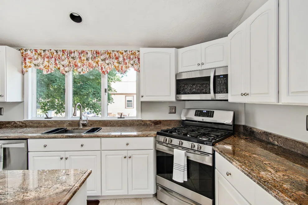 Braintree Culinary Space, 2018 by Premiere Pros - Photo 6