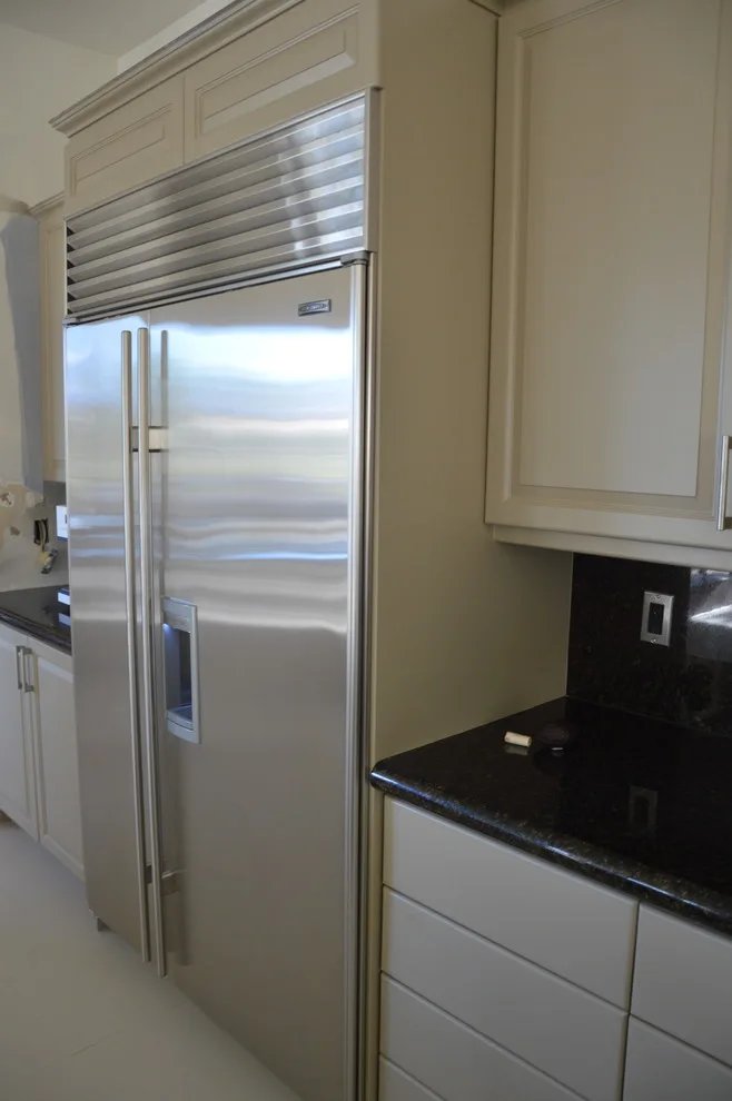 Cabinet Resurfacing by Karoll Julian Inc. - Photo 7