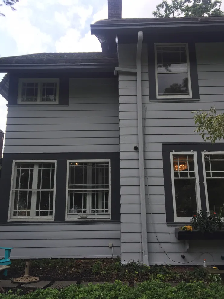 Historic Residence in Edgewater District by Textbook Painting - Photo 2