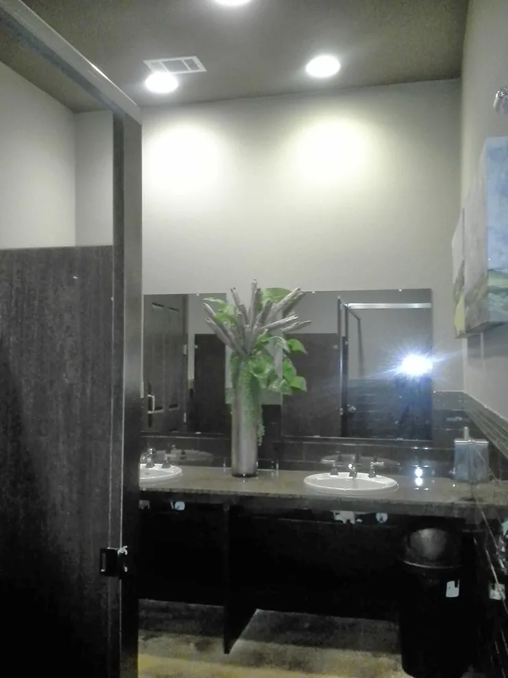 ONYX Paint & Tile - Photo 6