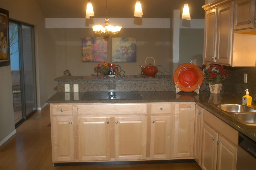 Bellevue Crossroads Interior and Exterior Painting by Bosco Painting - Photo 13