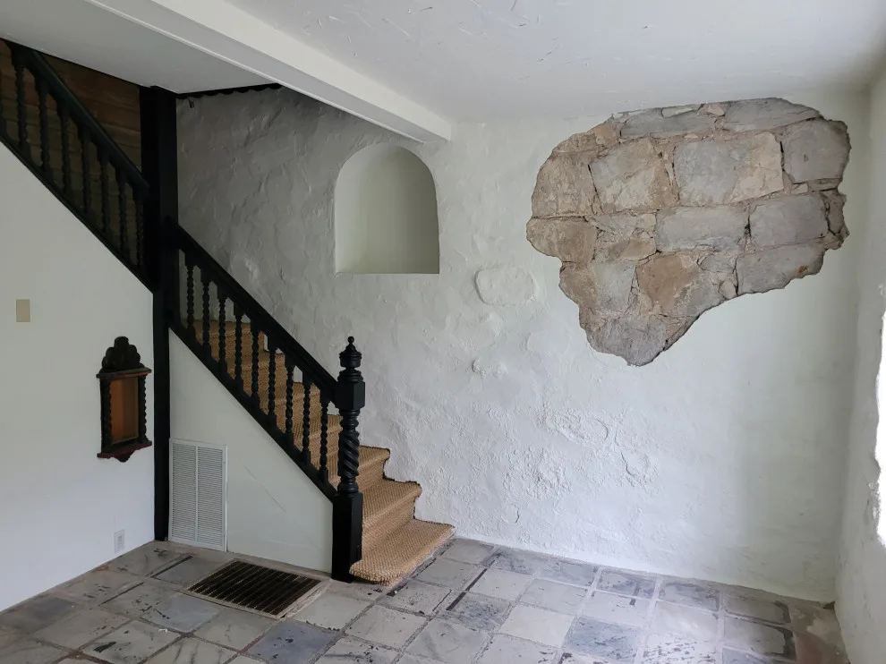 Matchless Interior Painting - Photo 2