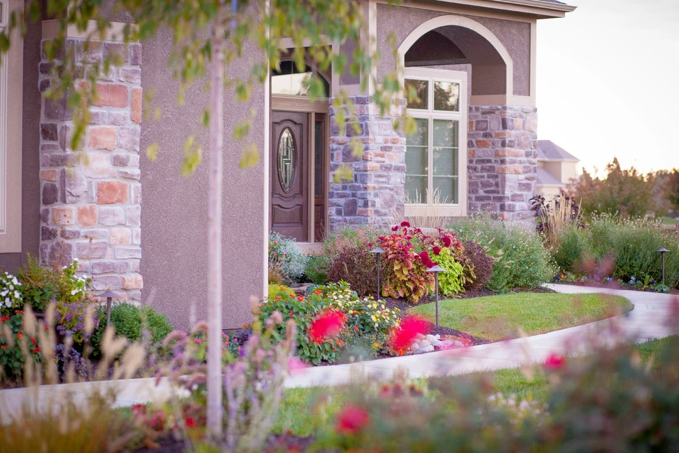 Traditional Home Exterior Landscape by Good Earth Water Gardens - Photo 2