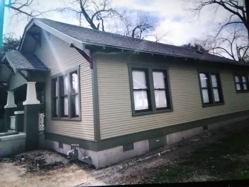 Exterior Renovation and Lead Paint Remediation by Austin Professional Painting - Photo 8