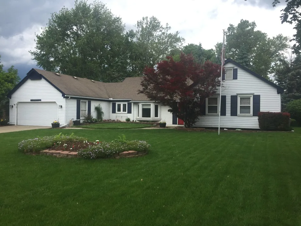 Farmington Hills exteriors by Montgomery Finishes - Photo 6