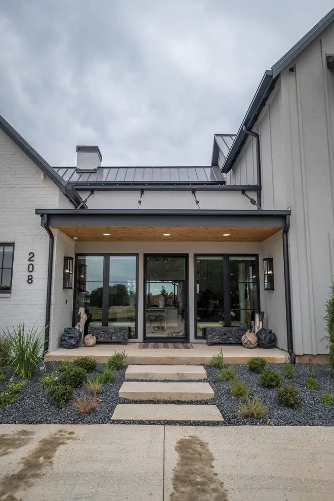 FW Magazine Summer '19 Dream Home by J & V Painting - Photo 36