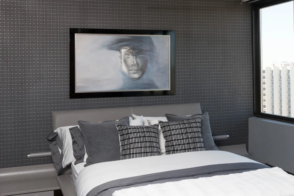 GUEST ROOM - transitioning from GOLD to GREY by Paint The Town Red - Color Consulting - Photo 2