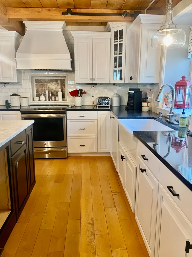 Hanson Cabinet Refinishing by Premiere Pros - Photo 2